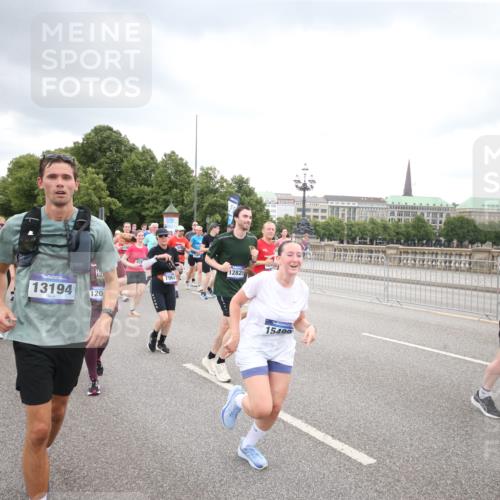 29.06.2025 - hella hamburg halbmarathon Jannik Wohlers http://msf.ph/oto/8499472 29.06.2025 10:56:41 Lombardsbrücke 1207, 2370, 2871, 2932, 3387, 3470, 3485, 3851, 4241, 4485, 4568, 4569, 4611, 4998, 5057, 5639, 6053, 6284, 6832, 6981, 7416, 7417, 7592, 7787, 7964, 8039, 8197, 8224, 8546, 8679, 9298, 9299, 9329, 9513, 9570, 9670, 10016, 10142, 10450, 10505, 10632, 11050, 11179, 11323, 11954, 12226, 12345, 12476, 12477, 12484, 12535, 12828, 12829, 12832, 12984, 13194, 13273, 13276, 13490, 13513, 13671, 13878, 13986, 14146, 14148, 14414, 15499, 15630 meine-sportfotos.de