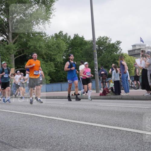 29.06.2025 - hella hamburg halbmarathon Luisa Fischer http://msf.ph/oto/8499486 29.06.2025 10:03:50 Kennedybrücke 12196, 12513, 15838, 16786, 10271, 3983, 1568, 3983, 5033, 6714, 6757, 8255, 8478, 10188, 10271 meine-sportfotos.de