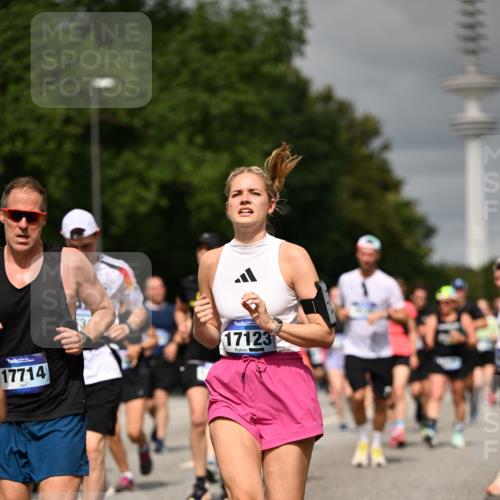 29.06.2025 - hella hamburg halbmarathon Dr. Thomas Lammeyer http://msf.ph/oto/8499490 29.06.2025 10:24:10 Kennedybrücke 1110, 1115, 1145, 2357, 3278, 3631, 3678, 4539, 4562, 4570, 4585, 4614, 4737, 4739, 4979, 5035, 5123, 5251, 5556, 5834, 5849, 5878, 6444, 6796, 6797, 6872, 6874, 7137, 7647, 7744, 7917, 8387, 9136, 9196, 9735, 10349, 10550, 10622, 11028, 11036, 11434 meine-sportfotos.de