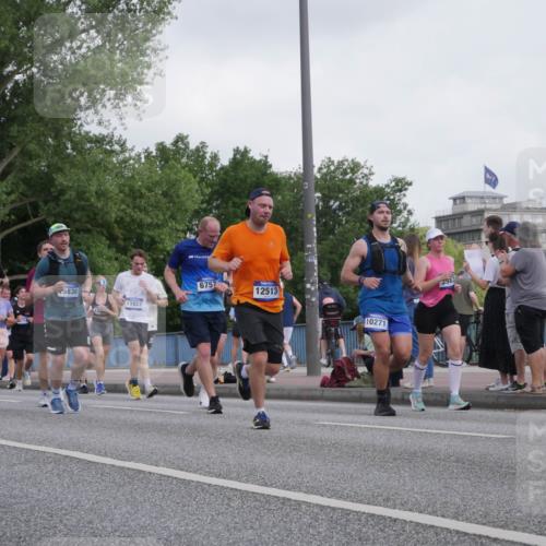 29.06.2025 - hella hamburg halbmarathon Luisa Fischer http://msf.ph/oto/8499496 29.06.2025 10:03:52 Kennedybrücke 12196, 16786, 5838, 11623, 6757, 12513, 10271, 3983, 2354, 3983, 4708, 5870, 6147, 6714, 6757, 8255, 8478, 10271 meine-sportfotos.de