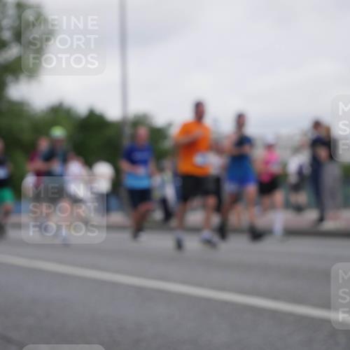 29.06.2025 - hella hamburg halbmarathon Luisa Fischer http://msf.ph/oto/8499505 29.06.2025 10:03:53 Kennedybrücke 2354, 3740, 3983, 4238, 4708, 5870, 6147, 6714, 6757, 8255, 8478, 10271 meine-sportfotos.de