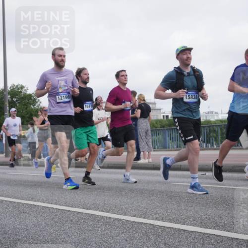 29.06.2025 - hella hamburg halbmarathon Luisa Fischer http://msf.ph/oto/8499525 29.06.2025 10:03:55 Kennedybrücke 12196, 16786, 15838, 675, 2354, 3740, 3983, 4238, 4708, 5870, 6147, 6531, 6714, 6757, 6835, 8255, 8478, 10271 meine-sportfotos.de