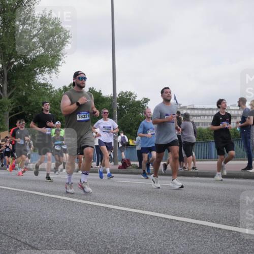 29.06.2025 - hella hamburg halbmarathon Luisa Fischer http://msf.ph/oto/8499547 29.06.2025 10:03:58 Kennedybrücke 4238, 3327, 498, 4708, 1891, 18321, 13086, 12787, 1387, 2354, 2363, 3740, 4238, 4249, 4708, 5870, 6147, 6487, 6531, 6714, 6757, 6835, 8255, 8478 meine-sportfotos.de