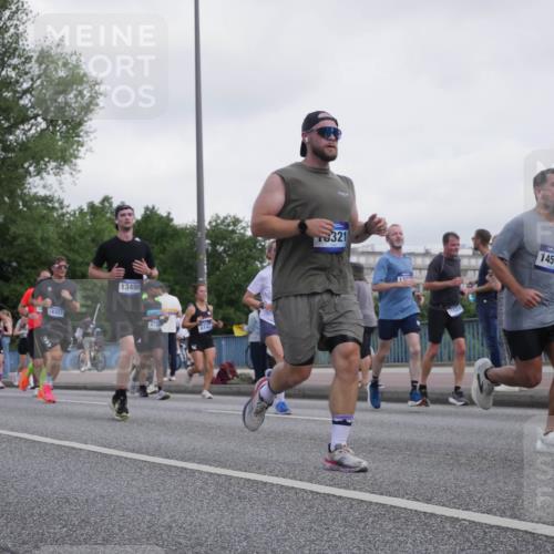 29.06.2025 - hella hamburg halbmarathon Luisa Fischer http://msf.ph/oto/8499553 29.06.2025 10:03:59 Kennedybrücke 18327, 13498, 470, 6149, 321, 11523, 14577, 1387, 2354, 2363, 3740, 4238, 4249, 4708, 5870, 6147, 6487, 6531, 6714, 6835, 7757, 8478, 8923 meine-sportfotos.de