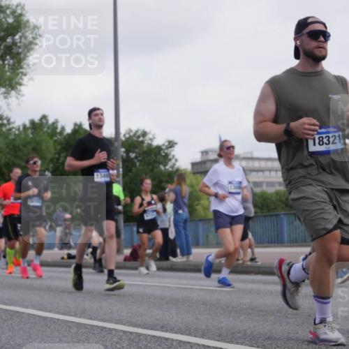 29.06.2025 - hella hamburg halbmarathon Luisa Fischer http://msf.ph/oto/8499558 29.06.2025 10:03:59 Kennedybrücke 1349, 130, 18321, 1387, 2354, 2363, 3740, 4238, 4249, 4708, 5870, 6147, 6487, 6531, 6714, 6835, 7757, 8478, 8923 meine-sportfotos.de
