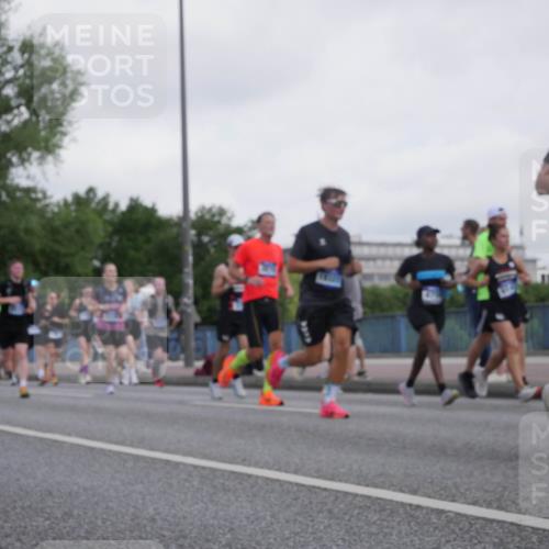 29.06.2025 - hella hamburg halbmarathon Luisa Fischer http://msf.ph/oto/8499570 29.06.2025 10:04:01 Kennedybrücke 1612, 1349, 1387, 2354, 2363, 3625, 3740, 4238, 4249, 4708, 5870, 6147, 6487, 6531, 6714, 6835, 7757, 8478, 8923, 10705 meine-sportfotos.de