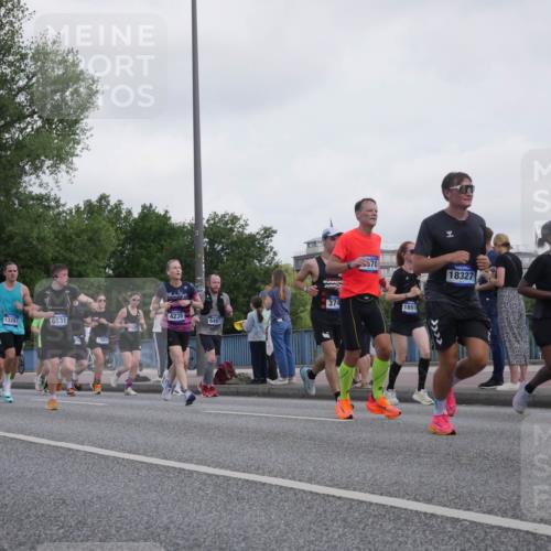 29.06.2025 - hella hamburg halbmarathon Luisa Fischer http://msf.ph/oto/8499574 29.06.2025 10:04:01 Kennedybrücke 13287, 6531, 17843, 4238, 6487, 70, 374, 18919, 18327, 61, 1387, 2354, 2363, 3625, 3740, 4238, 4249, 4708, 5870, 6147, 6487, 6531, 6714, 6835, 7757, 8478, 8923, 10705 meine-sportfotos.de