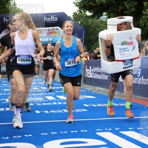 29.06.2025 - hella hamburg halbmarathon Strokosch-Dieckow http://msf.ph/oto/8499575 29.06.2025 10:53:37 Ziel 1030, 1061, 1098, 1499, 1502, 1783, 2058, 2070, 2082, 2518, 2630, 3399, 3819, 5399, 6628, 6762, 8335, 10549, 10895, 11588, 11589, 11604, 12632, 13865, 14702, 14818, 15061, 15113, 15441, 15497, 15856, 16092, 17482, 18143, 18450, 18514, 18612, 18666, 18715 meine-sportfotos.de