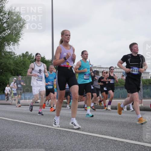 29.06.2025 - hella hamburg halbmarathon Luisa Fischer http://msf.ph/oto/8499594 29.06.2025 10:04:04 Kennedybrücke 7757, 1130, 6835, 17304, 13287, 175, 12261, 6531, 648, 1387, 1726, 2354, 2363, 3625, 3740, 4238, 4249, 4708, 5870, 6147, 6487, 6531, 6591, 6835, 7757, 7759, 7761, 8326, 8923, 10705 meine-sportfotos.de