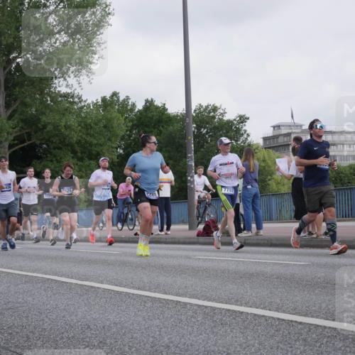 29.06.2025 - hella hamburg halbmarathon Luisa Fischer http://msf.ph/oto/8499616 29.06.2025 10:04:07 Kennedybrücke 5240, 326, 2006, 426, 625, 7755, 768, 7757, 1387, 1420, 1726, 2006, 2363, 3625, 4068, 4249, 6487, 6531, 6591, 6835, 7757, 7759, 7761, 8326, 8691, 8923, 9124, 10383, 10705 meine-sportfotos.de