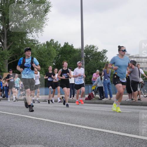 29.06.2025 - hella hamburg halbmarathon Luisa Fischer http://msf.ph/oto/8499627 29.06.2025 10:04:08 Kennedybrücke 1420, 15240, 13240, 3625, 726, 7761, 11937, 7759, 691, 768, 2016, 7757, 1387, 1420, 1726, 2006, 2363, 3625, 4068, 4249, 6487, 6531, 6591, 6835, 7757, 7759, 7761, 8326, 8691, 8923, 9124, 9932, 10383, 10705 meine-sportfotos.de