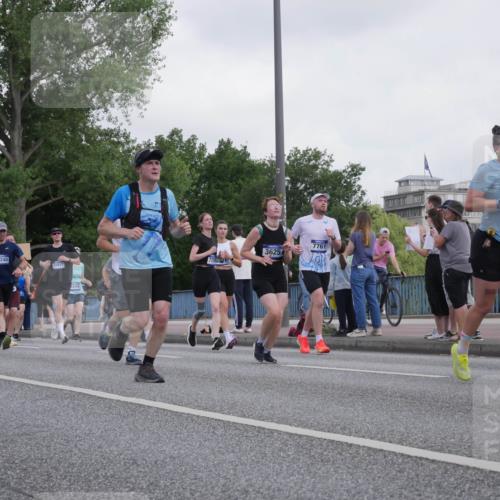 29.06.2025 - hella hamburg halbmarathon Luisa Fischer http://msf.ph/oto/8499629 29.06.2025 10:04:09 Kennedybrücke 18796, 1420, 15240, 7761, 3625, 11937, 775961, 768, 1387, 1420, 1726, 2006, 2363, 3625, 4068, 4249, 6487, 6591, 7757, 7759, 7761, 8326, 8691, 8923, 9124, 9932, 10383, 10705 meine-sportfotos.de