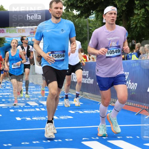 29.06.2025 - hella hamburg halbmarathon Strokosch-Dieckow http://msf.ph/oto/8499636 29.06.2025 10:53:36 Ziel 1030, 1061, 1098, 1499, 1502, 1783, 2058, 2070, 2082, 2518, 2630, 3399, 3819, 5399, 5866, 6628, 6762, 10549, 10895, 11588, 11589, 11604, 12632, 13865, 14702, 14818, 15061, 15113, 15441, 15497, 15856, 16092, 17482, 17710, 18143, 18450, 18514, 18612, 18666, 18715 meine-sportfotos.de