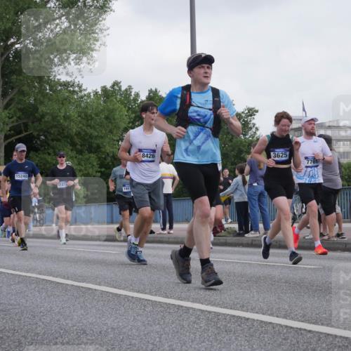 29.06.2025 - hella hamburg halbmarathon Luisa Fischer http://msf.ph/oto/8499638 29.06.2025 10:04:09 Kennedybrücke 18796, 4066, 1420, 15240, 11937, 1651, 8426, 3625, 7761, 1387, 1420, 1726, 2006, 2363, 3625, 4068, 4249, 6487, 6591, 7757, 7759, 7761, 8326, 8691, 8923, 9124, 9932, 10383, 10705 meine-sportfotos.de