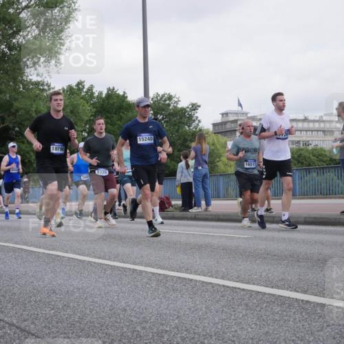 29.06.2025 - hella hamburg halbmarathon Luisa Fischer http://msf.ph/oto/8499661 29.06.2025 10:04:12 Kennedybrücke 91, 18290, 4068, 18796, 2006, 8326, 15240, 16517, 1420, 1726, 2006, 2936, 3625, 4068, 4319, 6591, 6924, 7757, 7759, 7761, 8046, 8326, 8691, 8923, 9124, 9932, 10383, 10705 meine-sportfotos.de