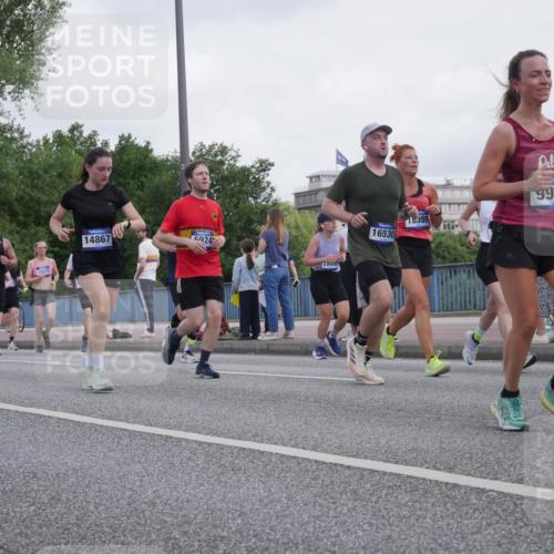 29.06.2025 - hella hamburg halbmarathon Luisa Fischer http://msf.ph/oto/8499710 29.06.2025 10:04:18 Kennedybrücke 8046, 8045, 18833, 14867, 6924, 18457, 9932, 18355, 16530, 10383, 1420, 1526, 2006, 2091, 2936, 3425, 4068, 4319, 4370, 6924, 7287, 7658, 8046, 8691, 9124, 9932, 10383, 10576 meine-sportfotos.de