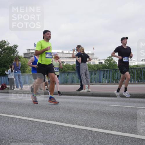 29.06.2025 - hella hamburg halbmarathon Luisa Fischer http://msf.ph/oto/8499734 29.06.2025 10:04:24 Kennedybrücke 11527, 2091, 4370, 05, 1526, 2091, 2490, 2936, 3425, 3976, 4319, 4370, 5675, 6087, 6281, 6302, 7287, 7658, 8030, 8046, 8392, 8822, 10576 meine-sportfotos.de