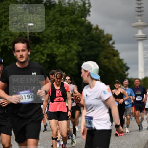 29.06.2025 - hella hamburg halbmarathon Dr. Thomas Lammeyer http://msf.ph/oto/8499736 29.06.2025 10:24:18 Kennedybrücke 1110, 1115, 1145, 2357, 3278, 3678, 4539, 4585, 4614, 4737, 4739, 5123, 5556, 5659, 5834, 5849, 5937, 6444, 6874, 7137, 7519, 7739, 7744, 7808, 7917, 8387, 8462, 8588, 9136, 9196, 9735, 10414, 10550, 10622, 11028, 11036, 11434 meine-sportfotos.de