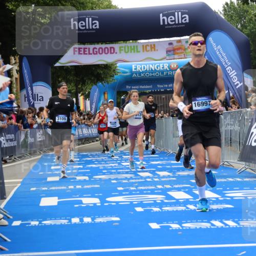 29.06.2025 - hella hamburg halbmarathon Strokosch-Dieckow http://msf.ph/oto/8499750 29.06.2025 10:43:16 Ziel 1675, 2653, 3109, 3124, 3146, 7026, 7093, 10099, 10251, 11177, 13348, 15706, 15921, 16314, 16720, 16997, 18274, 18304, 18987, 19009 meine-sportfotos.de