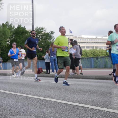 29.06.2025 - hella hamburg halbmarathon Luisa Fischer http://msf.ph/oto/8499760 29.06.2025 10:04:27 Kennedybrücke 4281, 6067, 2490, 1526, 2091, 2167, 2490, 3425, 3663, 3976, 4370, 5675, 6087, 6281, 6302, 7287, 7658, 8030, 8392, 8822, 10281, 10301, 10576 meine-sportfotos.de