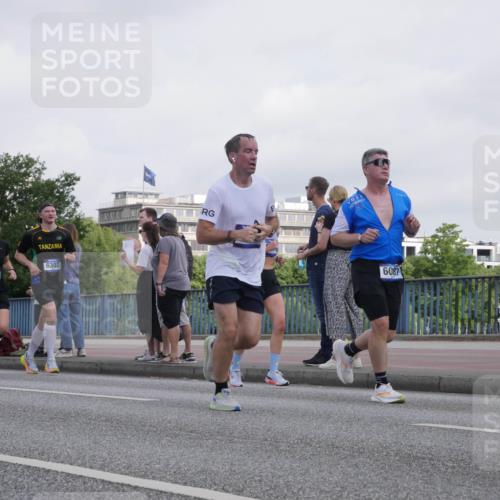 29.06.2025 - hella hamburg halbmarathon Luisa Fischer http://msf.ph/oto/8499788 29.06.2025 10:04:30 Kennedybrücke 7387, 281, 6302, 6087, 2167, 2490, 3425, 3663, 3976, 5675, 6087, 6281, 6302, 8030, 8392, 8822, 10281, 10301, 10576 meine-sportfotos.de