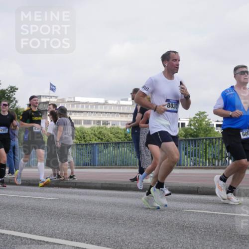 29.06.2025 - hella hamburg halbmarathon Luisa Fischer http://msf.ph/oto/8499791 29.06.2025 10:04:30 Kennedybrücke 17387, 632, 6281, 8030, 6087, 2167, 2490, 3425, 3663, 3976, 5675, 6087, 6281, 6302, 8030, 8392, 8822, 10281, 10301, 10576 meine-sportfotos.de