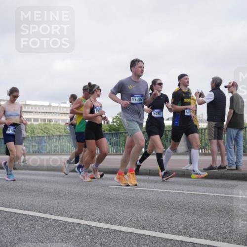 29.06.2025 - hella hamburg halbmarathon Luisa Fischer http://msf.ph/oto/8499810 29.06.2025 10:04:33 Kennedybrücke 8822, 16754, 557, 17387, 6281, 630, 2167, 2806, 2957, 3663, 3976, 4322, 5675, 6281, 0000, 6302, 6921, 8030, 8392, 8578, 8822, 10281, 10301 meine-sportfotos.de