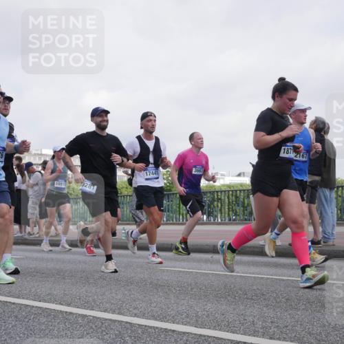29.06.2025 - hella hamburg halbmarathon Luisa Fischer http://msf.ph/oto/8499836 29.06.2025 10:04:36 Kennedybrücke 1916, 3976, 17441, 10915, 0281, 3663, 1871, 2167, 1653, 2167, 2806, 2957, 3663, 3976, 4322, 6281, 0000, 6302, 6921, 7846, 8392, 8578, 8632, 8822, 10074, 10281, 10301 meine-sportfotos.de