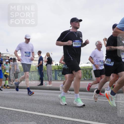 29.06.2025 - hella hamburg halbmarathon Luisa Fischer http://msf.ph/oto/8499843 29.06.2025 10:04:37 Kennedybrücke 1873, 16395, 10301, 1889, 10281, 1744, 397, 1653, 1722, 2167, 2806, 2957, 3663, 3976, 4322, 0000, 6921, 7846, 8578, 8632, 8822, 10074, 10281, 10301 meine-sportfotos.de
