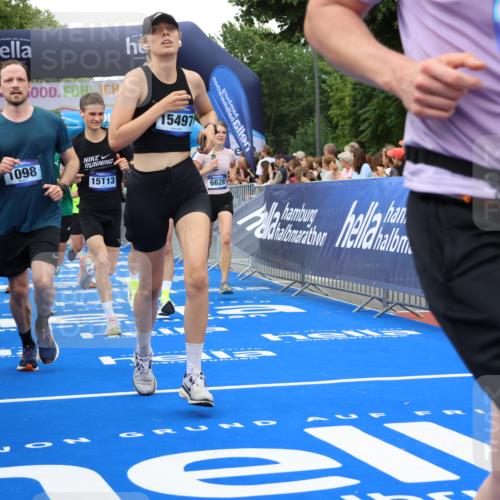 29.06.2025 - hella hamburg halbmarathon Strokosch-Dieckow http://msf.ph/oto/8499847 29.06.2025 10:53:31 Ziel 1030, 1061, 1098, 1499, 1502, 1783, 2070, 2630, 3399, 3819, 5866, 6198, 6628, 6629, 6762, 10549, 11068, 12632, 12909, 13865, 13912, 13997, 15061, 15113, 15497, 15856, 17710, 18450, 18612, 18666, 18715 meine-sportfotos.de