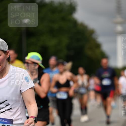 29.06.2025 - hella hamburg halbmarathon Dr. Thomas Lammeyer http://msf.ph/oto/8499861 29.06.2025 10:24:22 Kennedybrücke 1046, 1069, 1110, 1115, 1474, 1534, 2357, 3278, 3678, 3733, 4422, 4539, 4585, 4614, 4737, 4739, 5123, 5659, 5831, 5834, 5849, 5937, 6444, 7101, 7519, 7739, 7744, 7808, 7917, 8387, 8462, 8588, 9136, 9196, 9735, 10414, 10550, 10595, 10622, 11028, 11434 meine-sportfotos.de