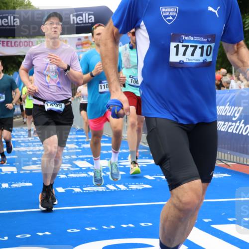 29.06.2025 - hella hamburg halbmarathon Strokosch-Dieckow http://msf.ph/oto/8499866 29.06.2025 10:53:29 Ziel 1030, 1061, 1098, 1499, 1502, 1727, 1783, 2070, 3399, 5866, 6198, 6628, 6629, 6762, 6942, 8651, 10549, 11068, 12909, 13912, 13997, 15113, 15497, 15856, 17710, 18450, 18612, 18666 meine-sportfotos.de