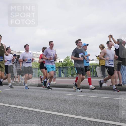 29.06.2025 - hella hamburg halbmarathon Luisa Fischer http://msf.ph/oto/8499871 29.06.2025 10:04:41 Kennedybrücke 18954, 16909, 0000, 17, 16602, 4322, 1653, 1722, 1724, 2806, 2957, 4322, 5603, 0000, 6921, 7846, 8191, 8578, 8632, 8926, 10074 meine-sportfotos.de
