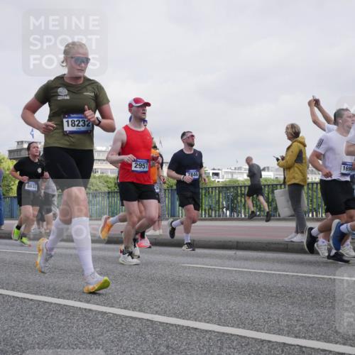 29.06.2025 - hella hamburg halbmarathon Luisa Fischer http://msf.ph/oto/8499885 29.06.2025 10:04:43 Kennedybrücke 8632, 18232, 2957, 7846, 1690, 0000, 1464, 1653, 1722, 1724, 2591, 2806, 2957, 3039, 4322, 5602, 5603, 0000, 6921, 7189, 7223, 7846, 8191, 8578, 8632, 8926, 9230, 10074 meine-sportfotos.de