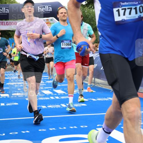 29.06.2025 - hella hamburg halbmarathon Strokosch-Dieckow http://msf.ph/oto/8499896 29.06.2025 10:53:30 Ziel 1030, 1061, 1098, 1499, 1502, 1783, 2070, 2630, 3399, 3819, 5866, 6198, 6628, 6629, 6762, 6942, 10549, 11068, 12632, 12909, 13912, 13997, 15113, 15497, 15856, 17710, 18450, 18612, 18666, 18715 meine-sportfotos.de