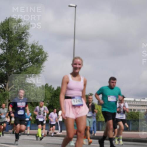 29.06.2025 - hella hamburg halbmarathon Luisa Fischer http://msf.ph/oto/8499906 29.06.2025 10:04:45 Kennedybrücke 124, 1464, 1653, 1722, 1724, 2591, 2957, 3039, 5547, 5602, 5603, 0000, 6921, 7189, 7223, 7846, 8191, 8578, 8632, 8926, 9230, 10074 meine-sportfotos.de