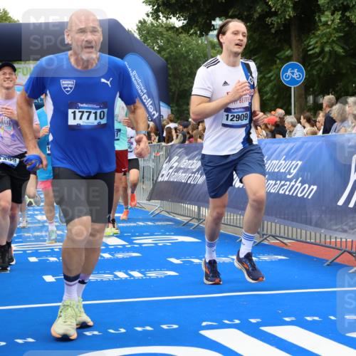 29.06.2025 - hella hamburg halbmarathon Strokosch-Dieckow http://msf.ph/oto/8499909 29.06.2025 10:53:29 Ziel 1030, 1061, 1098, 1499, 1502, 1727, 1783, 2070, 3399, 5866, 6198, 6628, 6629, 6762, 6942, 8651, 10549, 11068, 12909, 13912, 13997, 15113, 15497, 15856, 17710, 18450, 18612, 18666 meine-sportfotos.de
