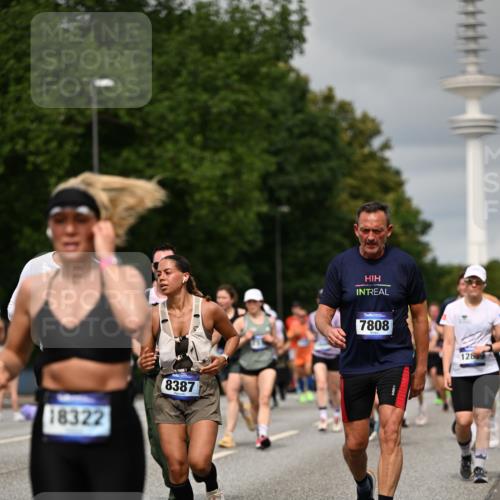 29.06.2025 - hella hamburg halbmarathon Dr. Thomas Lammeyer http://msf.ph/oto/8499949 29.06.2025 10:24:24 Kennedybrücke 1046, 1069, 1110, 1115, 1154, 1471, 1474, 1534, 2357, 3278, 3678, 3733, 4422, 4539, 4585, 4614, 4737, 4739, 5123, 5659, 5831, 5849, 5937, 6444, 7101, 7519, 7739, 7744, 7808, 7917, 8387, 8462, 8588, 9136, 9196, 9735, 10414, 10550, 10595, 10622, 11028, 11434 meine-sportfotos.de