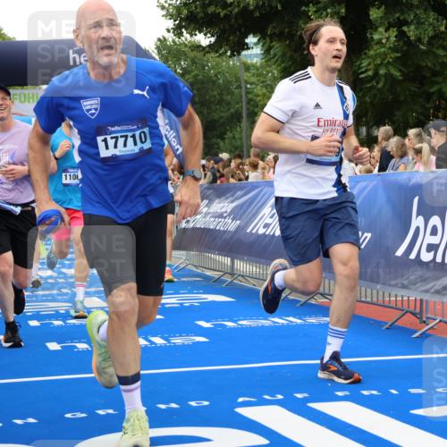 29.06.2025 - hella hamburg halbmarathon Strokosch-Dieckow http://msf.ph/oto/8499958 29.06.2025 10:53:29 Ziel 1030, 1061, 1098, 1499, 1502, 1727, 1783, 2070, 3399, 5866, 6198, 6628, 6629, 6762, 6942, 8651, 10549, 11068, 12909, 13912, 13997, 15113, 15497, 15856, 17710, 18450, 18612, 18666 meine-sportfotos.de
