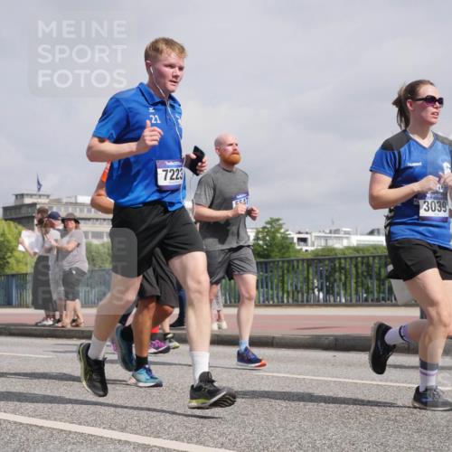 29.06.2025 - hella hamburg halbmarathon Luisa Fischer http://msf.ph/oto/8499964 29.06.2025 10:04:54 Kennedybrücke 4176, 0882, 7223, 47, 3039, 1329, 1464, 1881, 2591, 3039, 3199, 4649, 5547, 5602, 5603, 6327, 6438, 7189, 7223, 9230, 10882 meine-sportfotos.de
