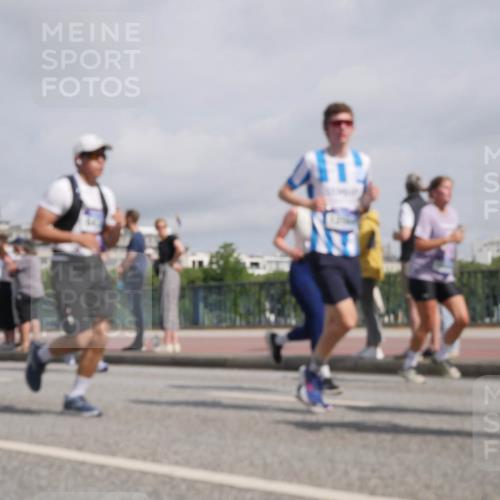 29.06.2025 - hella hamburg halbmarathon Luisa Fischer http://msf.ph/oto/8499992 29.06.2025 10:04:57 Kennedybrücke 1184, 1329, 1881, 1940, 3199, 4649, 5547, 6327, 6438, 9741, 10882 meine-sportfotos.de