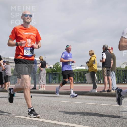 29.06.2025 - hella hamburg halbmarathon Luisa Fischer http://msf.ph/oto/8500002 29.06.2025 10:04:58 Kennedybrücke 6083, 14471, 3199, 17952, 438, 1184, 1329, 1364, 1881, 1940, 3199, 4649, 6327, 6438, 9741, 10882 meine-sportfotos.de