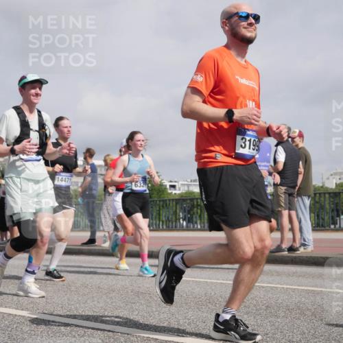 29.06.2025 - hella hamburg halbmarathon Luisa Fischer http://msf.ph/oto/8500008 29.06.2025 10:04:58 Kennedybrücke 14471, 1881, 6327, 3199, 1184, 1329, 1364, 1881, 1940, 3199, 4649, 6327, 6438, 9741, 10882 meine-sportfotos.de