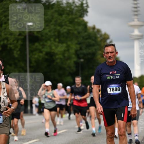 29.06.2025 - hella hamburg halbmarathon Dr. Thomas Lammeyer http://msf.ph/oto/8500009 29.06.2025 10:24:25 Kennedybrücke 1046, 1069, 1110, 1115, 1154, 1471, 1474, 1534, 2357, 3278, 3678, 3733, 4422, 4539, 4585, 4614, 4737, 4739, 5659, 5831, 5849, 5937, 7101, 7519, 7739, 7744, 7808, 7917, 8387, 8462, 8588, 9136, 9196, 9735, 10041, 10414, 10550, 10595, 10622, 11028, 11434 meine-sportfotos.de