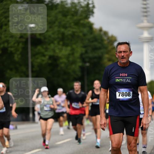 29.06.2025 - hella hamburg halbmarathon Dr. Thomas Lammeyer http://msf.ph/oto/8500028 29.06.2025 10:24:26 Kennedybrücke 1046, 1069, 1110, 1115, 1154, 1471, 1474, 1534, 2064, 2357, 3278, 3678, 3733, 4422, 4539, 4585, 4614, 4737, 4739, 5659, 5831, 5849, 5937, 7101, 7519, 7739, 7744, 7808, 8387, 8462, 8588, 8738, 9136, 9196, 9735, 10041, 10414, 10550, 10595, 10622, 11028, 11434 meine-sportfotos.de