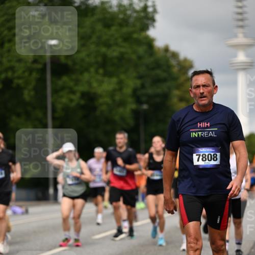 29.06.2025 - hella hamburg halbmarathon Dr. Thomas Lammeyer http://msf.ph/oto/8500032 29.06.2025 10:24:26 Kennedybrücke 1046, 1069, 1110, 1115, 1154, 1471, 1474, 1534, 2064, 2357, 3278, 3678, 3733, 4422, 4539, 4585, 4614, 4737, 4739, 5659, 5831, 5849, 5937, 7101, 7519, 7739, 7744, 7808, 8387, 8462, 8588, 8738, 9136, 9196, 9735, 10041, 10414, 10550, 10595, 10622, 11028, 11434 meine-sportfotos.de
