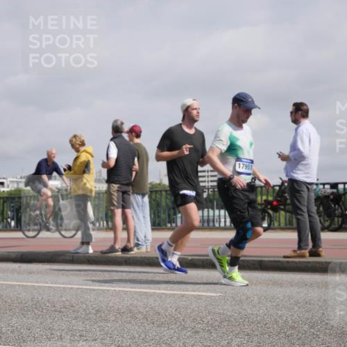 29.06.2025 - hella hamburg halbmarathon Luisa Fischer http://msf.ph/oto/8500039 29.06.2025 10:05:02 Kennedybrücke 17951, 1184, 1329, 1364, 1729, 1881, 1940, 4328, 4649, 7031, 9156, 9353, 9741, 10177 meine-sportfotos.de