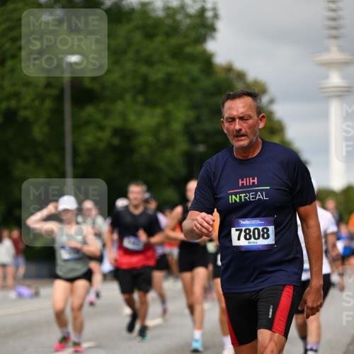 29.06.2025 - hella hamburg halbmarathon Dr. Thomas Lammeyer http://msf.ph/oto/8500051 29.06.2025 10:24:27 Kennedybrücke 1046, 1069, 1110, 1115, 1154, 1471, 1474, 1534, 2064, 2357, 3278, 3678, 3733, 4422, 4539, 4585, 4614, 4737, 4739, 5659, 5831, 5937, 7101, 7519, 7739, 7744, 7808, 8387, 8462, 8588, 8738, 9136, 9196, 9735, 10041, 10414, 10550, 10595, 10622, 11028, 11434 meine-sportfotos.de