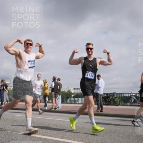 29.06.2025 - hella hamburg halbmarathon Luisa Fischer http://msf.ph/oto/8500071 29.06.2025 10:05:07 Kennedybrücke 1940, 1184, 1184, 1364, 1453, 1729, 1940, 3169, 4286, 4328, 7031, 9156, 9353, 9741, 10177 meine-sportfotos.de