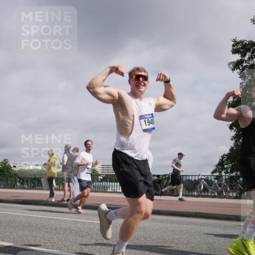 29.06.2025 - hella hamburg halbmarathon Luisa Fischer http://msf.ph/oto/8500075 29.06.2025 10:05:08 Kennedybrücke 1940, 1184, 1184, 1364, 1453, 1729, 1940, 3169, 4286, 4328, 7031, 9156, 9353, 9741, 10177 meine-sportfotos.de